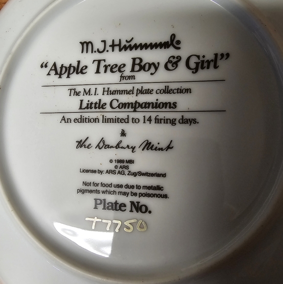 Danbury Mint-M.J. Hummel 'Apple Tree Boy & Girl' - Picture 2 of 2